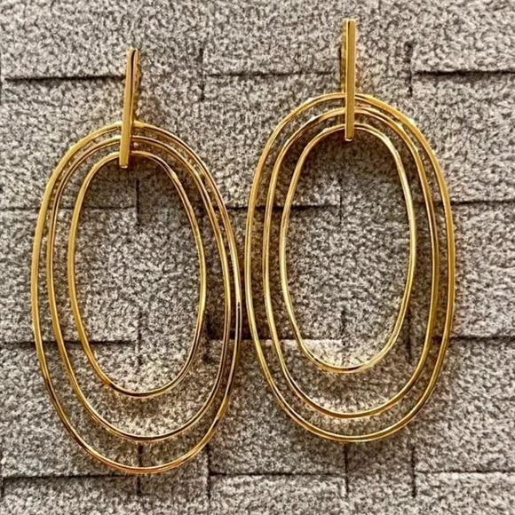 Large Gold Dangle Statement Earrings. Layered gold ovals post dangle earrings - Picture 13 of 14